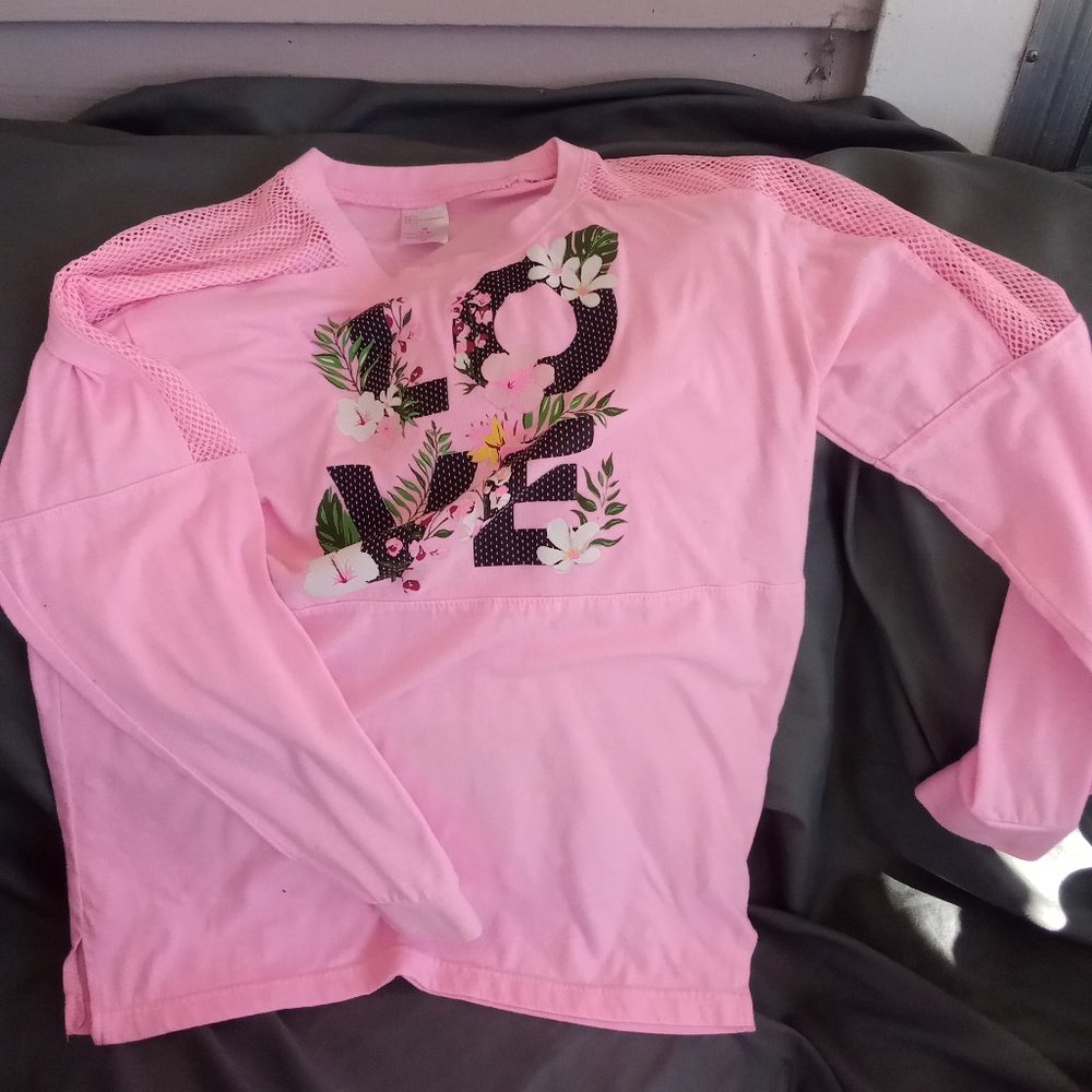 Pink women's LOVE shirt from no boundaries